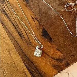 Elegant white gold Pendant Necklace